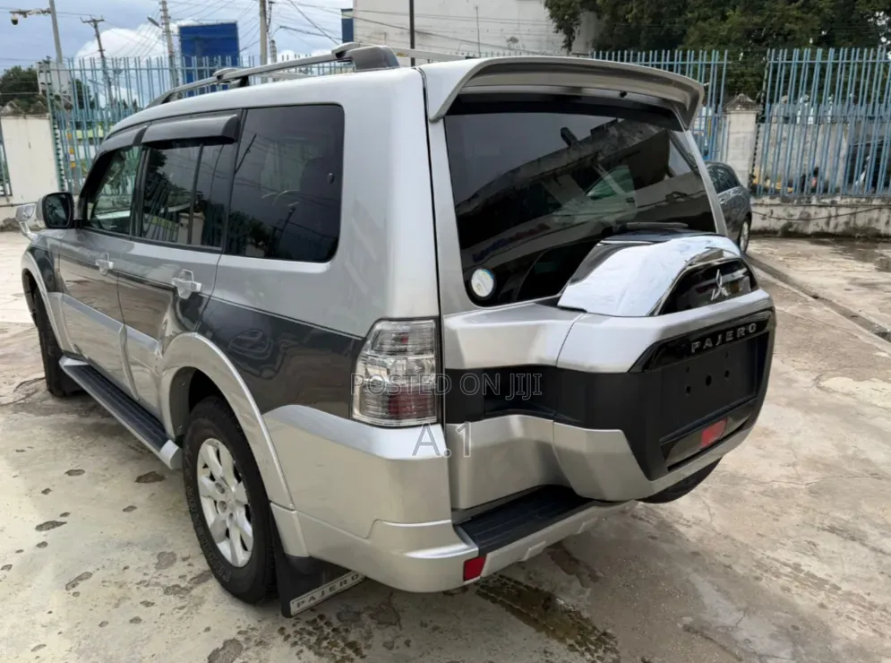 Mitsubishi Pajero V80 3.2 DI-D 2018 Silver