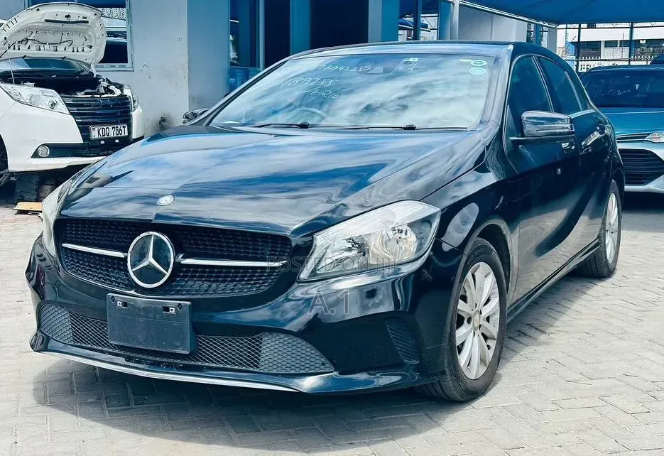 Mercedes-Benz A-Class 2018 Black