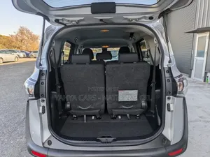 Toyota Sienta 2019 Silver