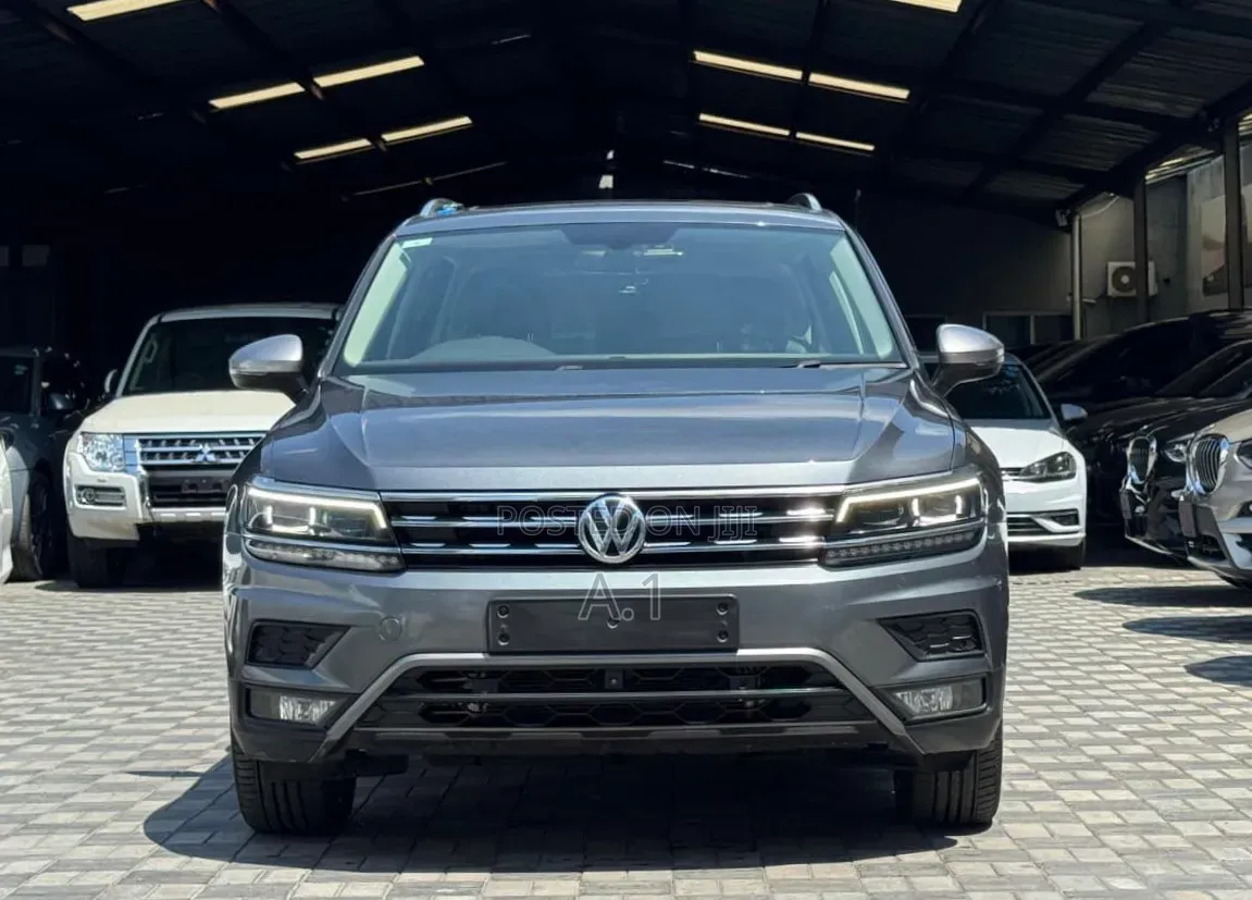 Volkswagen Tiguan 2.0T SEL R-Line Black AWD 4MOTION 2019 Gray