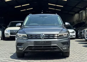 Volkswagen Tiguan 2.0T SEL R-Line Black AWD 4MOTION 2019 Gray