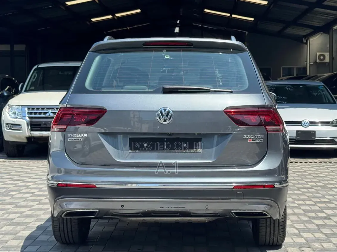 Volkswagen Tiguan 2.0T SEL R-Line Black AWD 4MOTION 2019 Gray