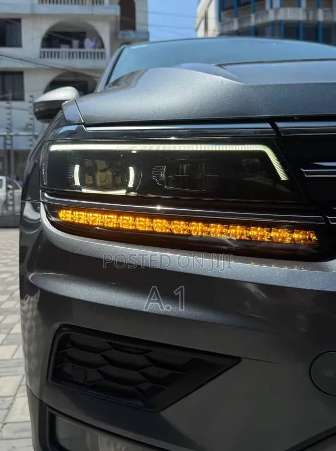 Volkswagen Tiguan 2.0T SEL R-Line Black AWD 4MOTION 2019 Gray