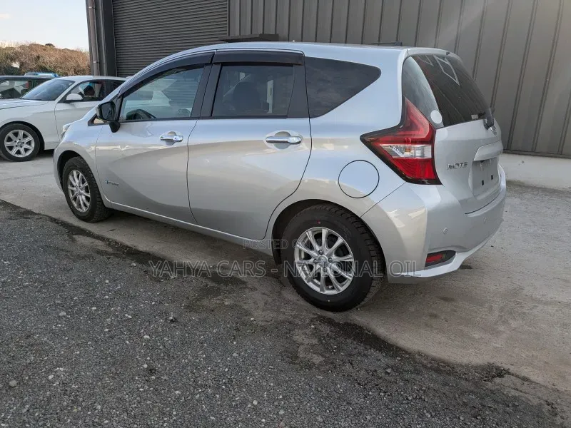 Nissan Note 2018 Silver