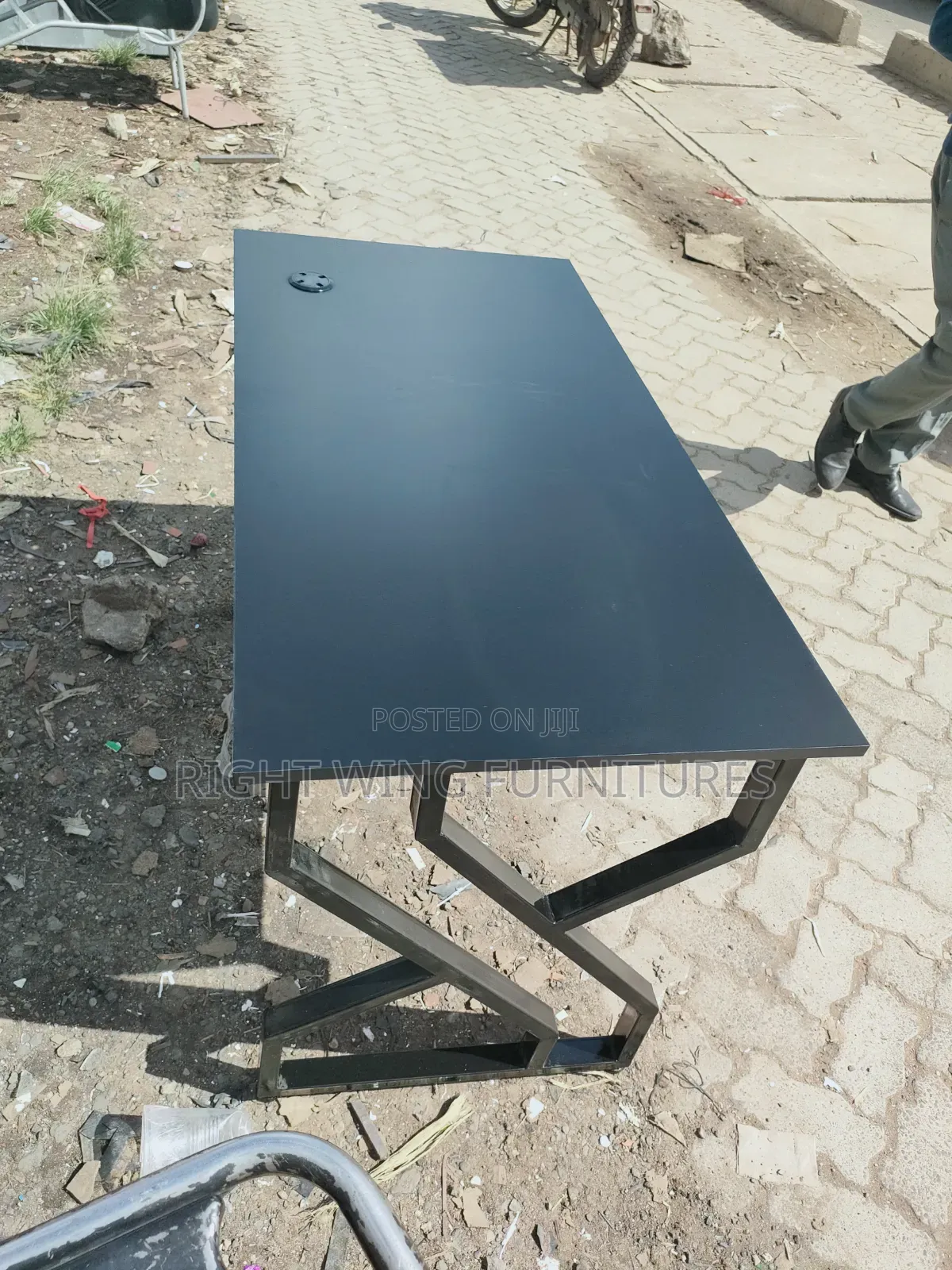 Strong Wooden Computer Table With Metal Legs