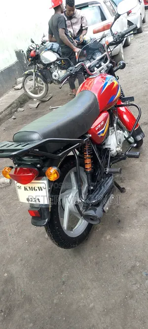 Bajaj Boxer 125 2026 Red