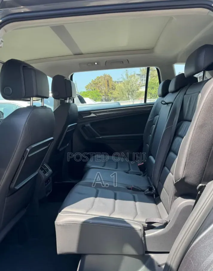 Volkswagen Tiguan 2.0T SEL R-Line Black AWD 4MOTION 2019 Gray