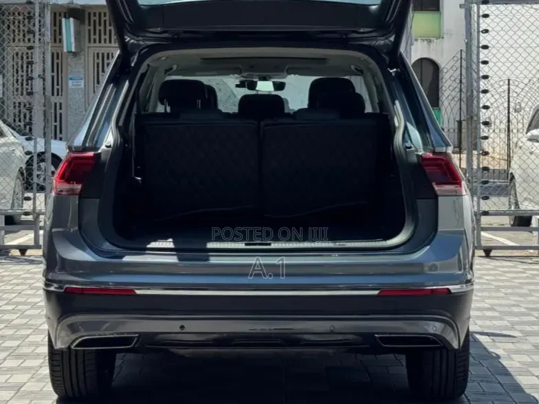 Volkswagen Tiguan 2.0T SEL R-Line Black AWD 4MOTION 2019 Gray