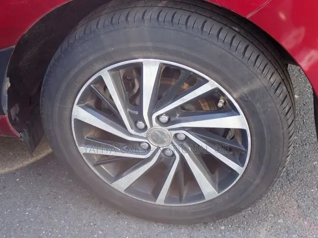 Toyota Sienta 2019 Red