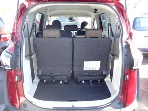 Toyota Sienta 2019 Red