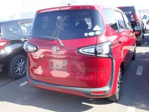 Toyota Sienta 2019 Red