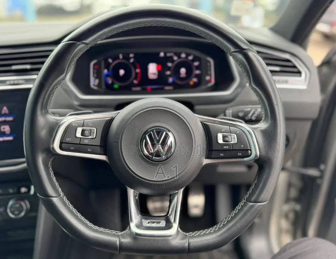 Volkswagen Tiguan 2019 Gray