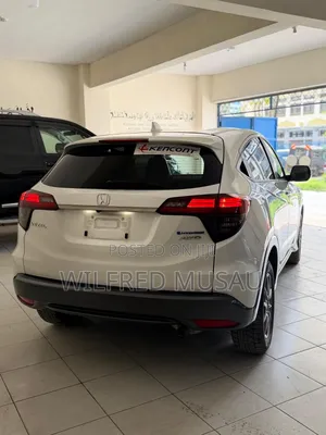 Honda Vezel 1.5 Hybrid 4WD 2019 White