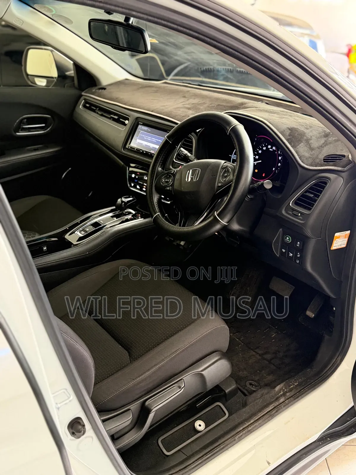 Honda Vezel 1.5 Hybrid 4WD 2019 White