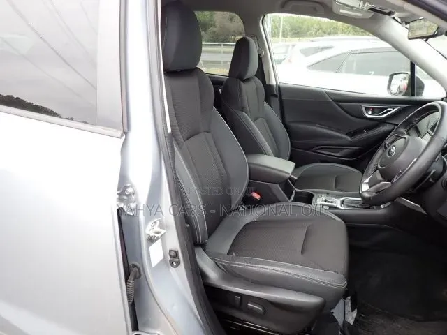 Subaru Forester 2019 Silver
