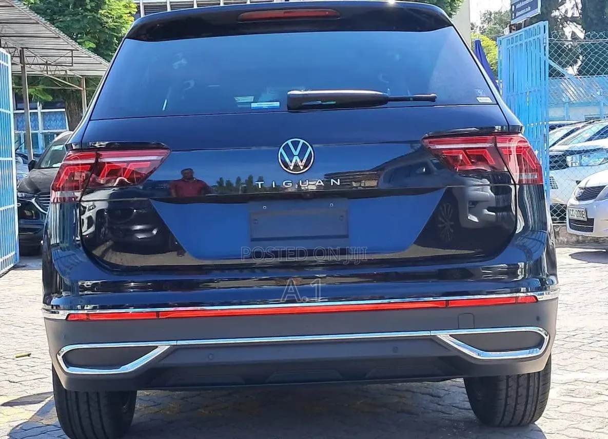 Volkswagen Tiguan 2021 Black