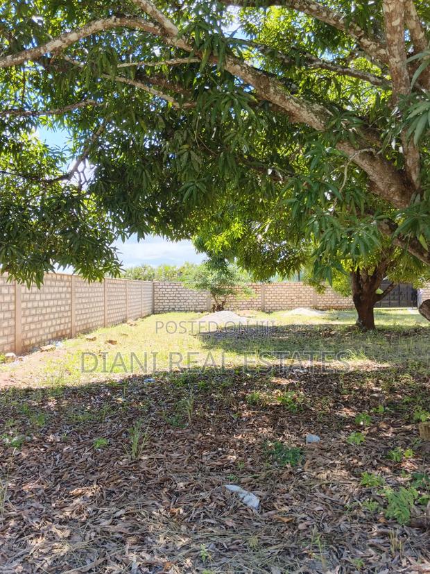 Quarter Acre Plot With Perimeter Wall - thumbnail 5