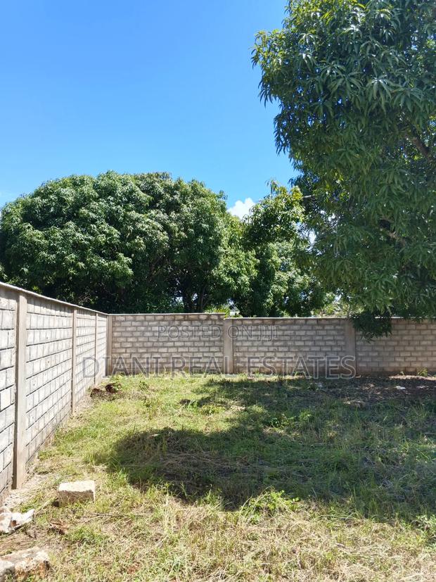 Quarter Acre Plot With Perimeter Wall - thumbnail 7