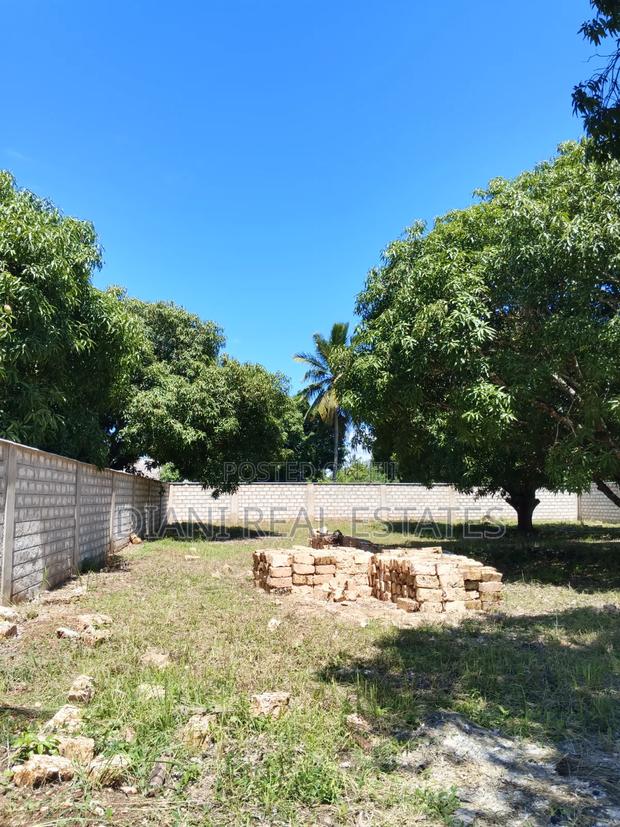 Quarter Acre Plot With Perimeter Wall - thumbnail 8