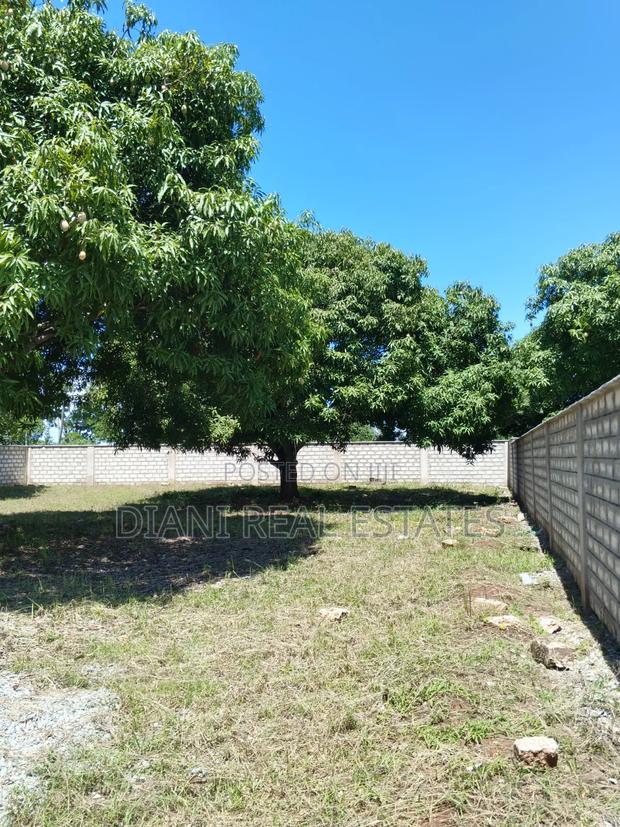 Quarter Acre Plot With Perimeter Wall - thumbnail 9