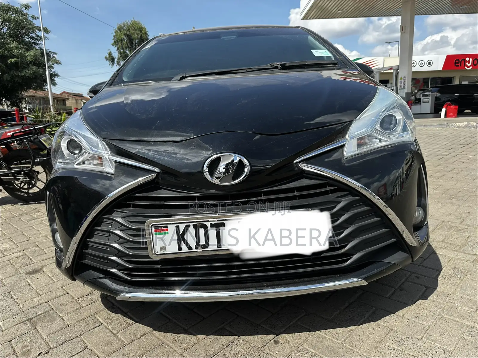 Toyota Vitz 2017 Black