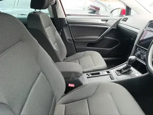Volkswagen Golf 1.4T S FWD 2019 Maroon