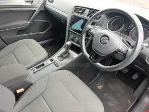 Volkswagen Golf 1.4T S FWD 2019 Maroon