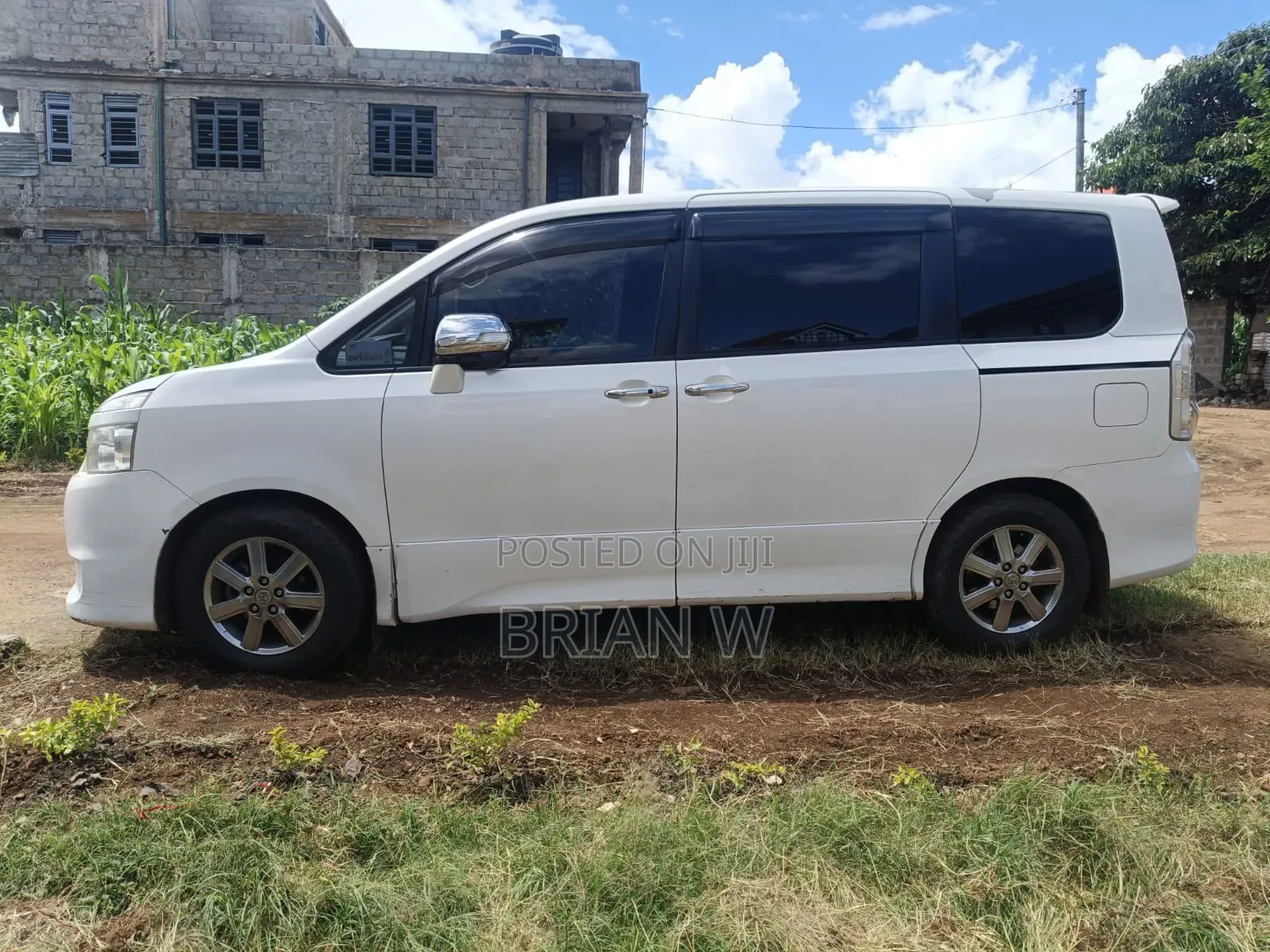 Toyota Voxy 2009 White