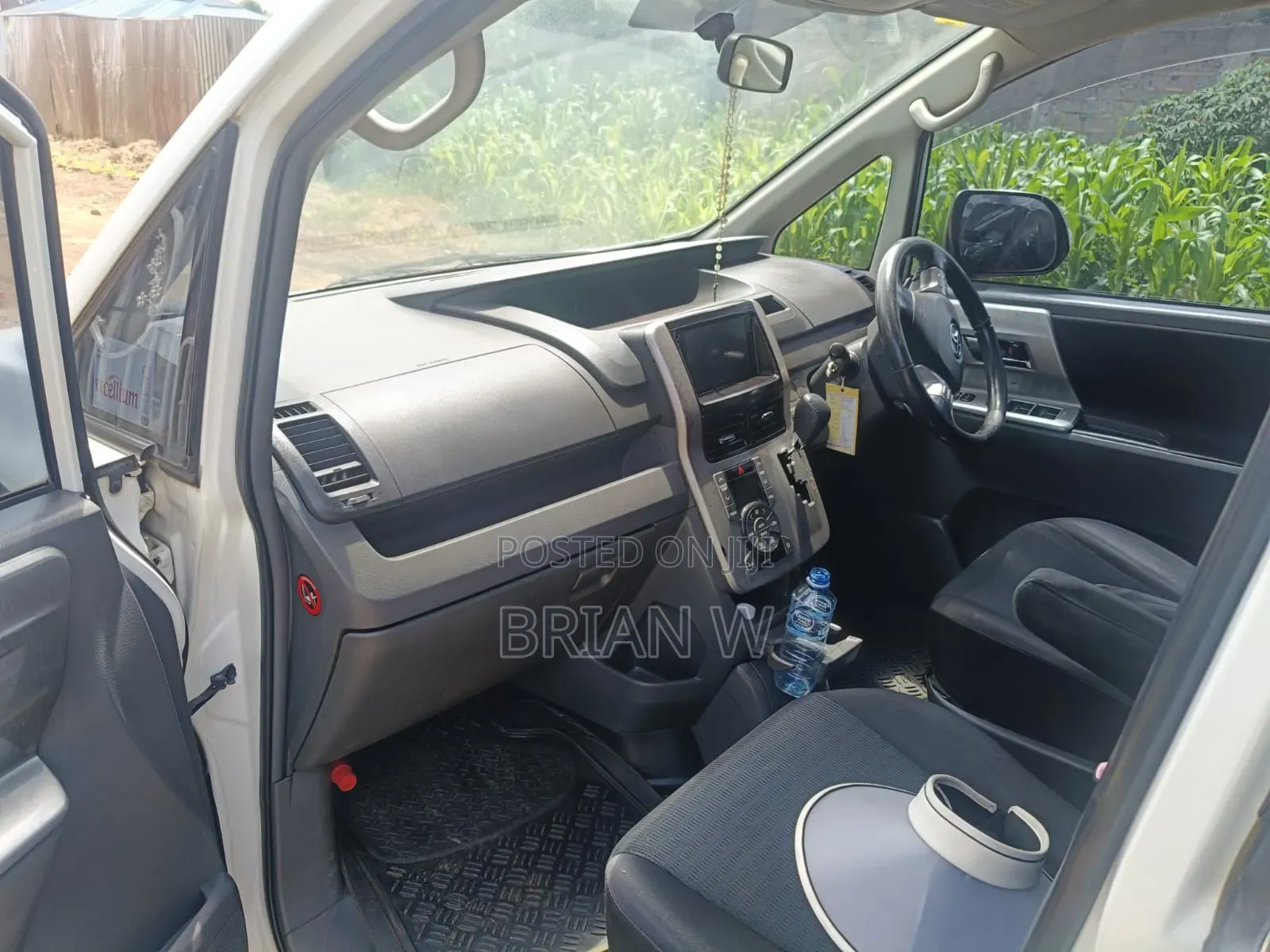 Toyota Voxy 2009 White