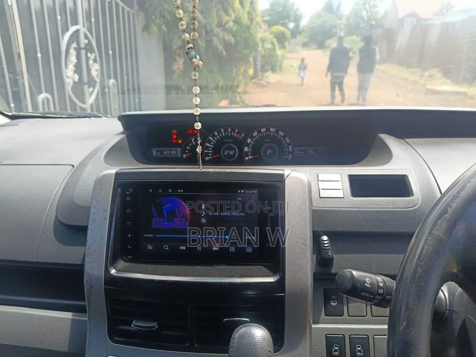 Toyota Voxy 2009 White