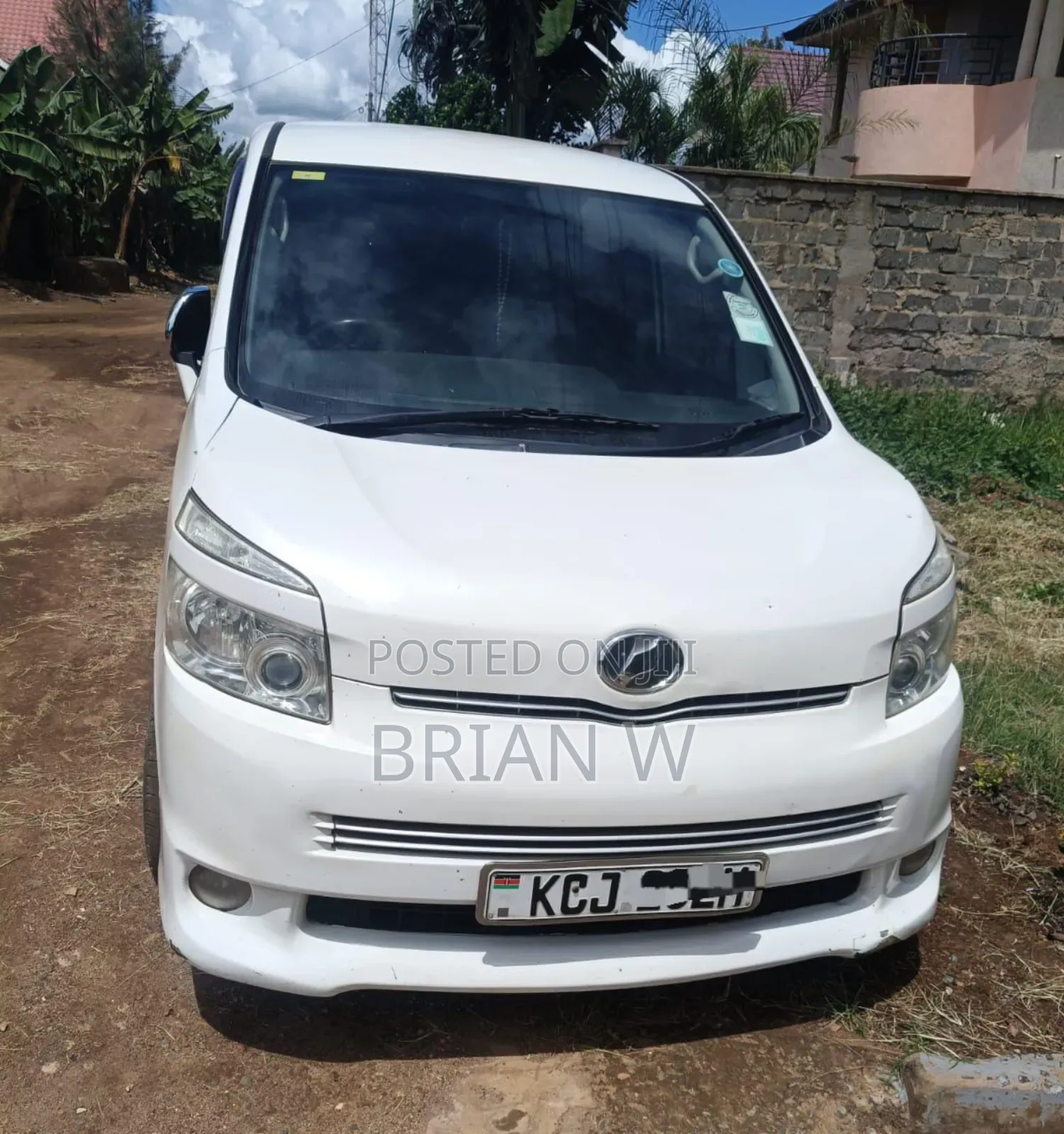 Toyota Voxy 2009 White