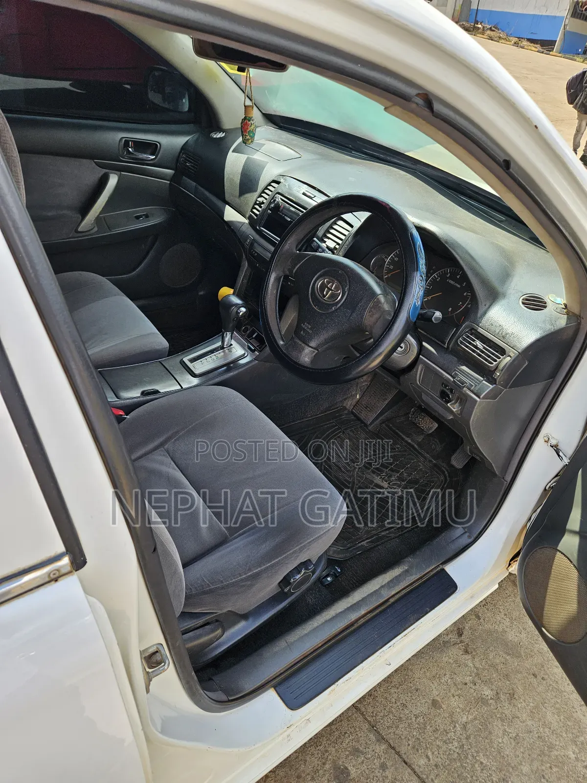 Toyota Premio 2010 White