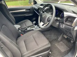 Toyota Hilux Revo Double Cab Deisel 2.4 AWD 2019 White