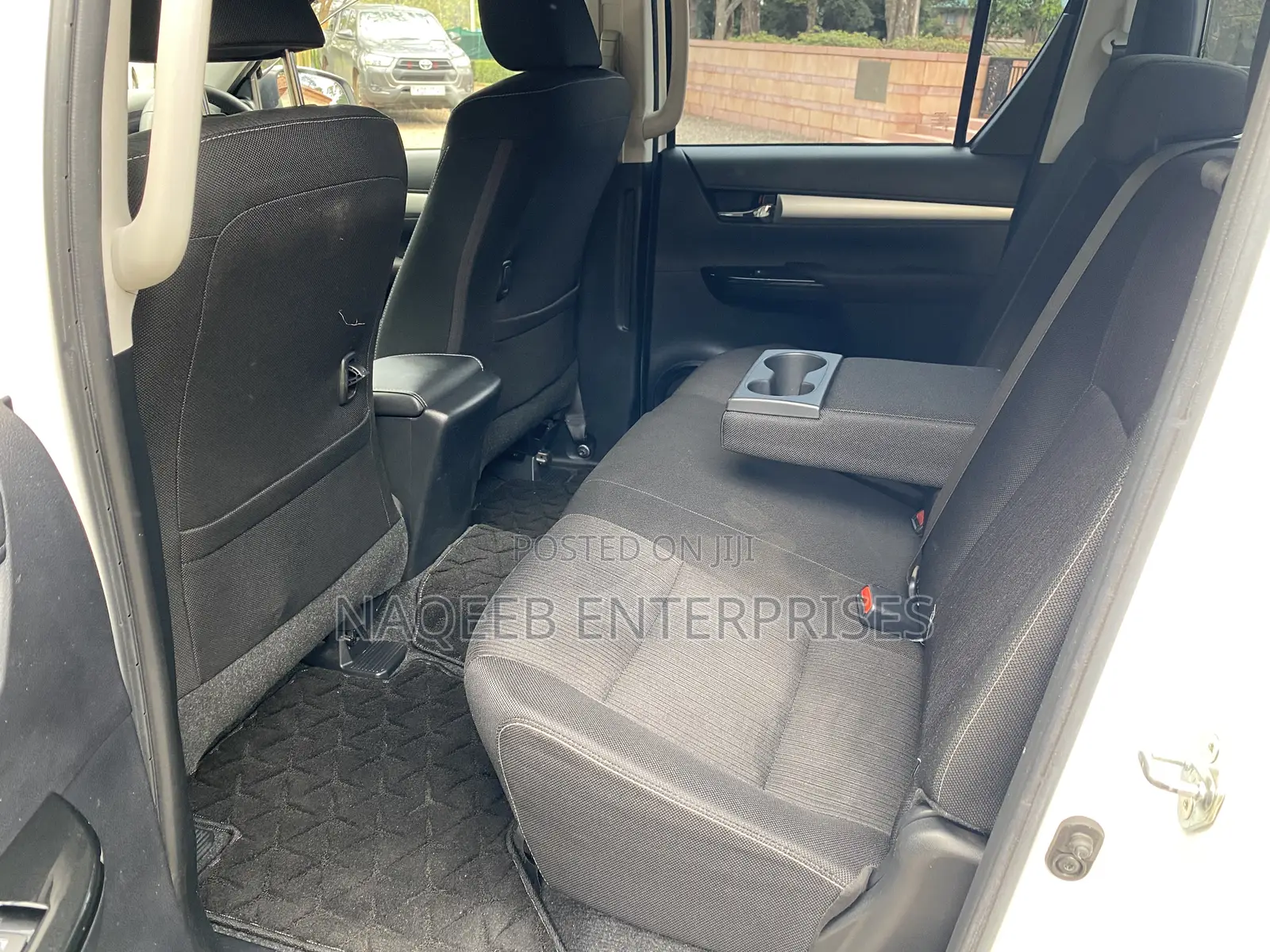 Toyota Hilux Revo Double Cab Deisel 2.4 AWD 2019 White