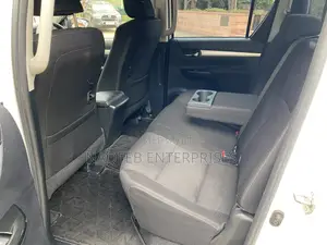 Toyota Hilux Revo Double Cab Deisel 2.4 AWD 2019 White