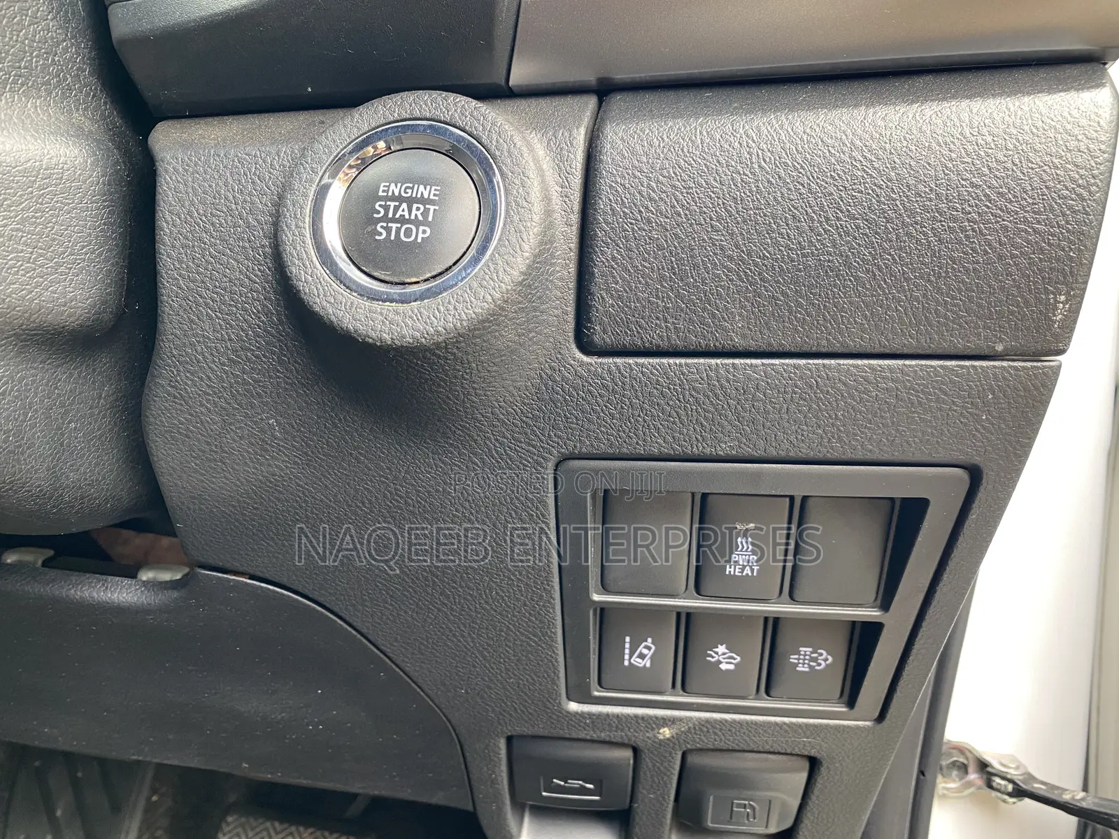 Toyota Hilux Revo Double Cab Deisel 2.4 AWD 2019 White