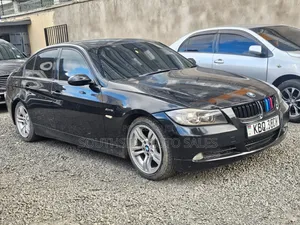 BMW 320i Sedan RWD 2007 Black