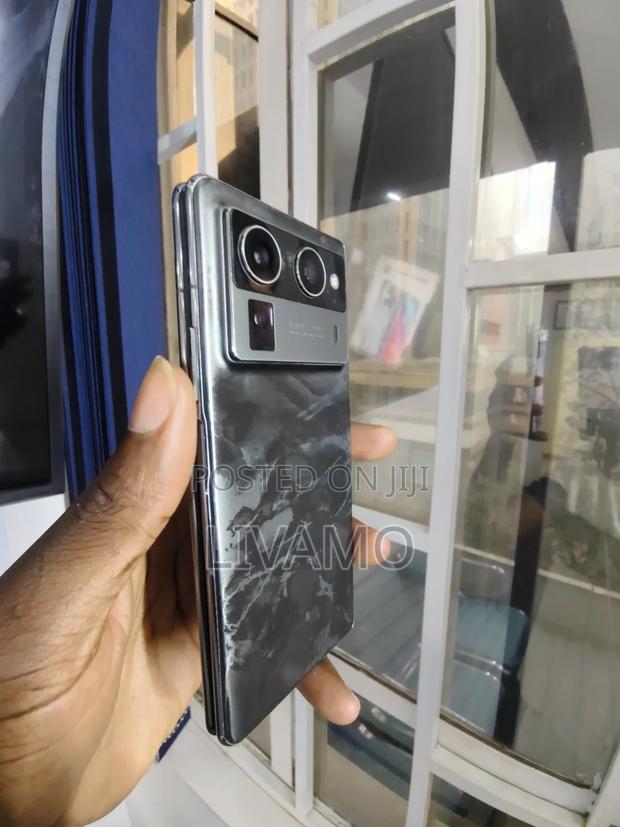 Tecno Phantom V Flip2 5G 256 GB - thumbnail 4