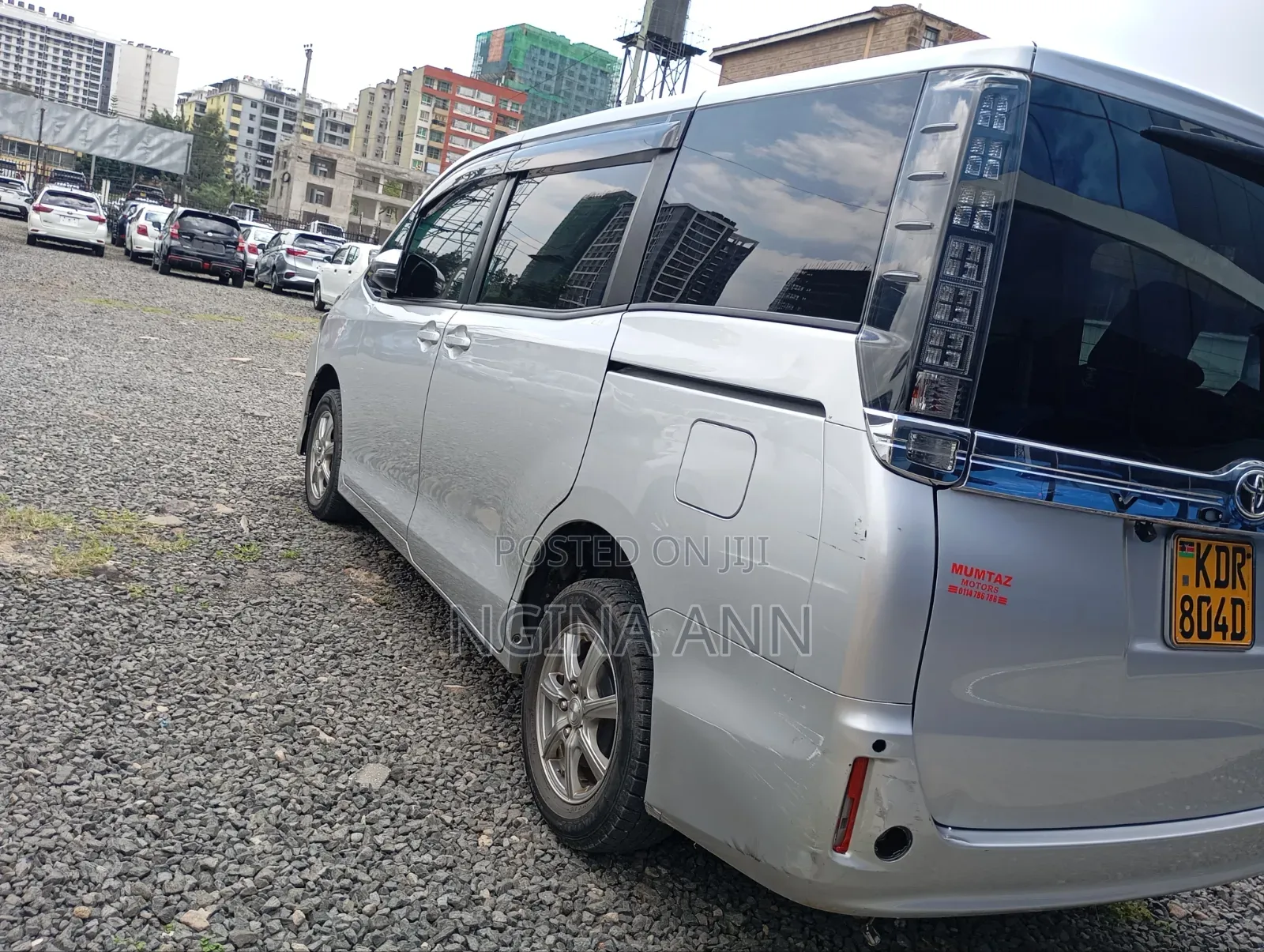 Toyota Voxy 2017 Silver
