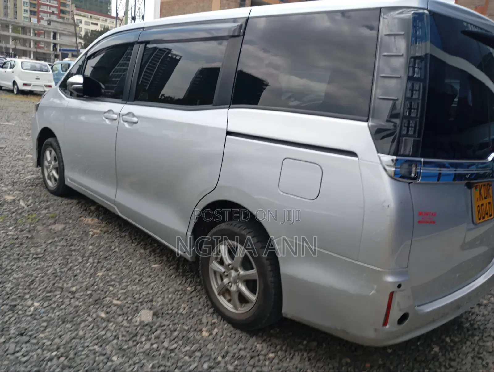 Toyota Voxy 2017 Silver