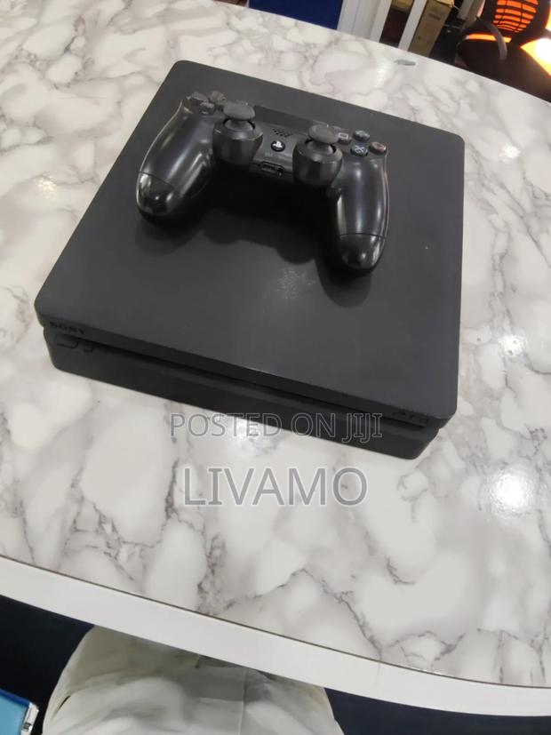 Sony Ps4 Slim - thumbnail 2