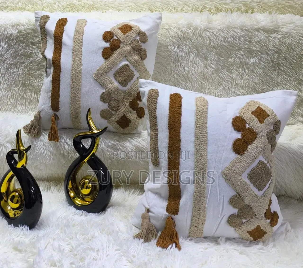 Quality Curtains, Rods, Pillows, Flowers, Wall Arts,Bags,Decor Pieces