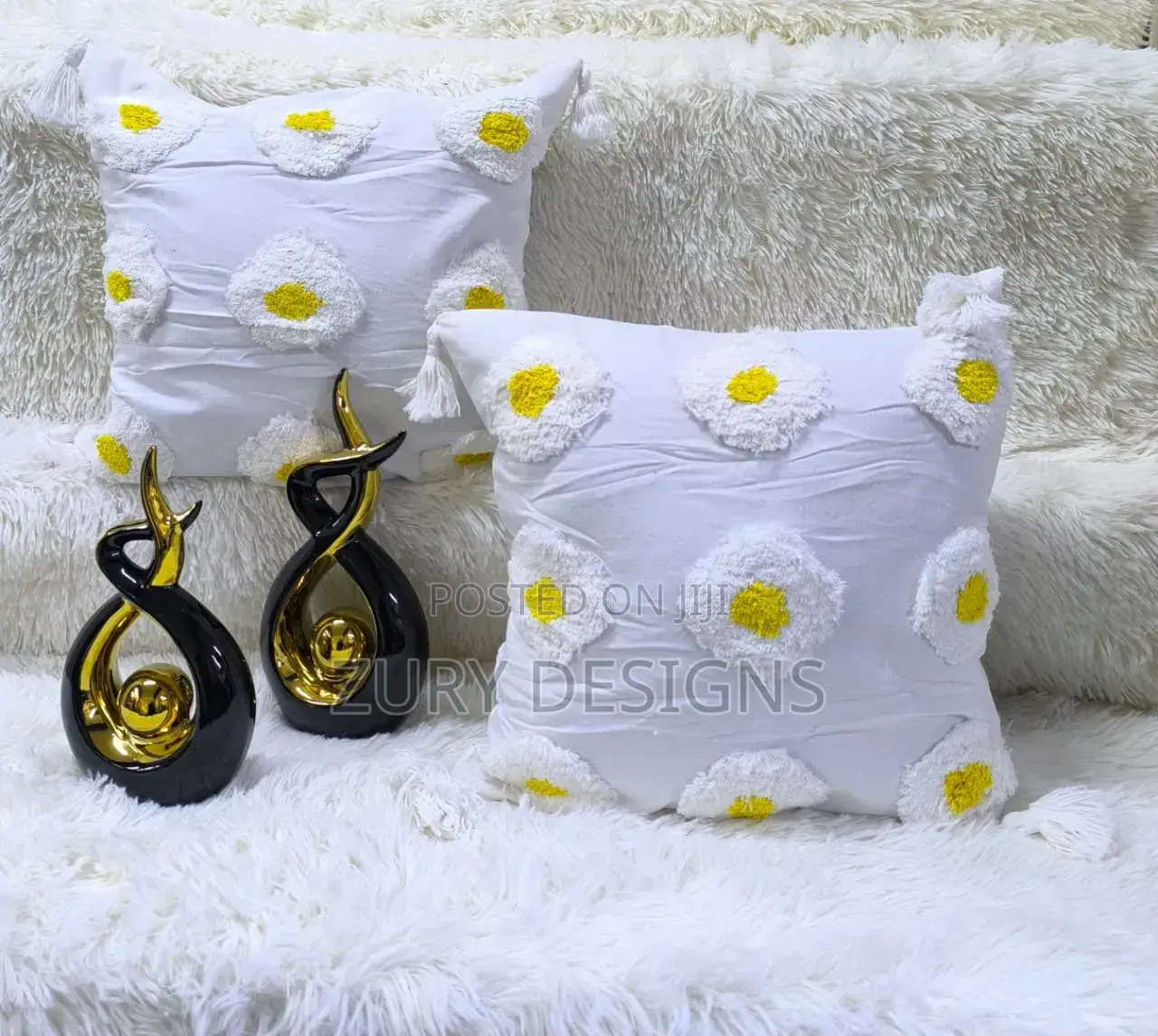 Quality Curtains, Rods, Pillows, Flowers, Wall Arts,Bags,Decor Pieces
