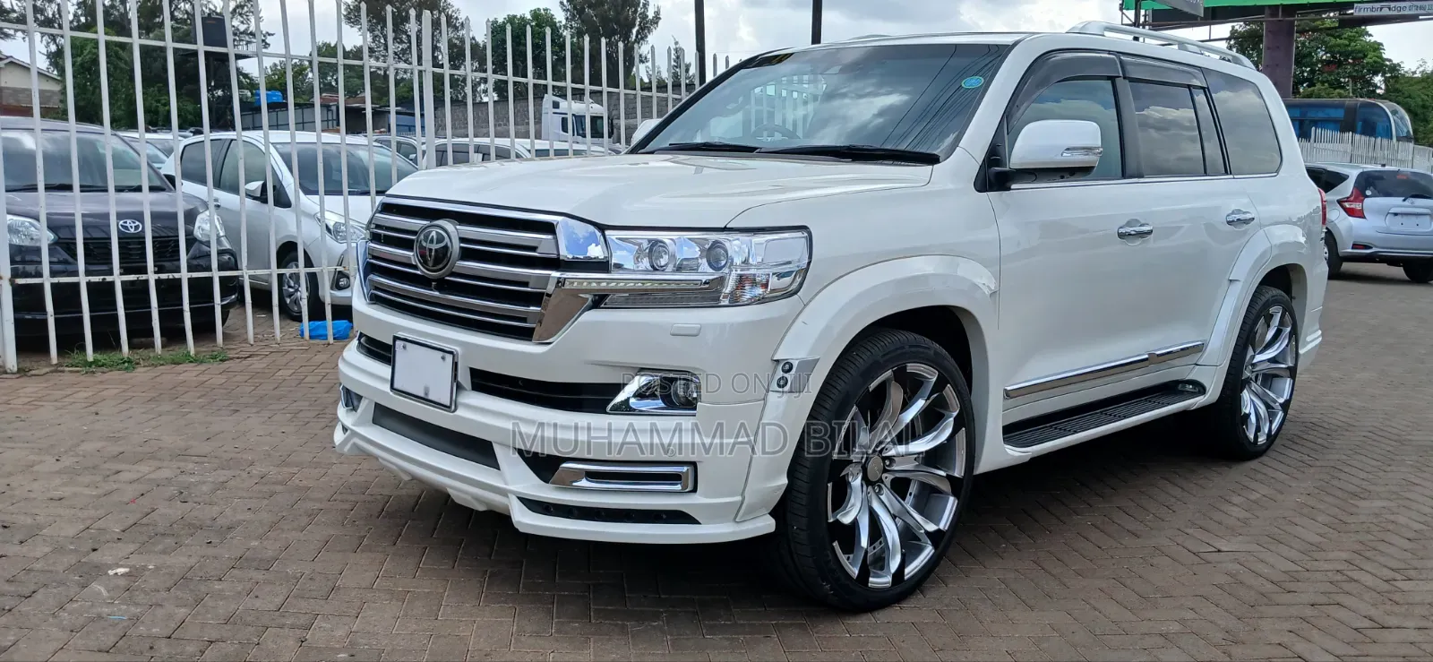 Toyota Land Cruiser 4.6 V8 ZX 2020 White