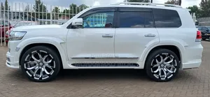 Toyota Land Cruiser 4.6 V8 ZX 2020 White