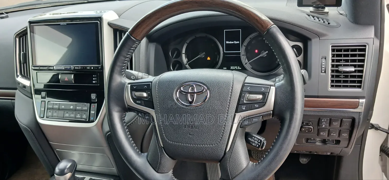 Toyota Land Cruiser 4.6 V8 ZX 2020 White