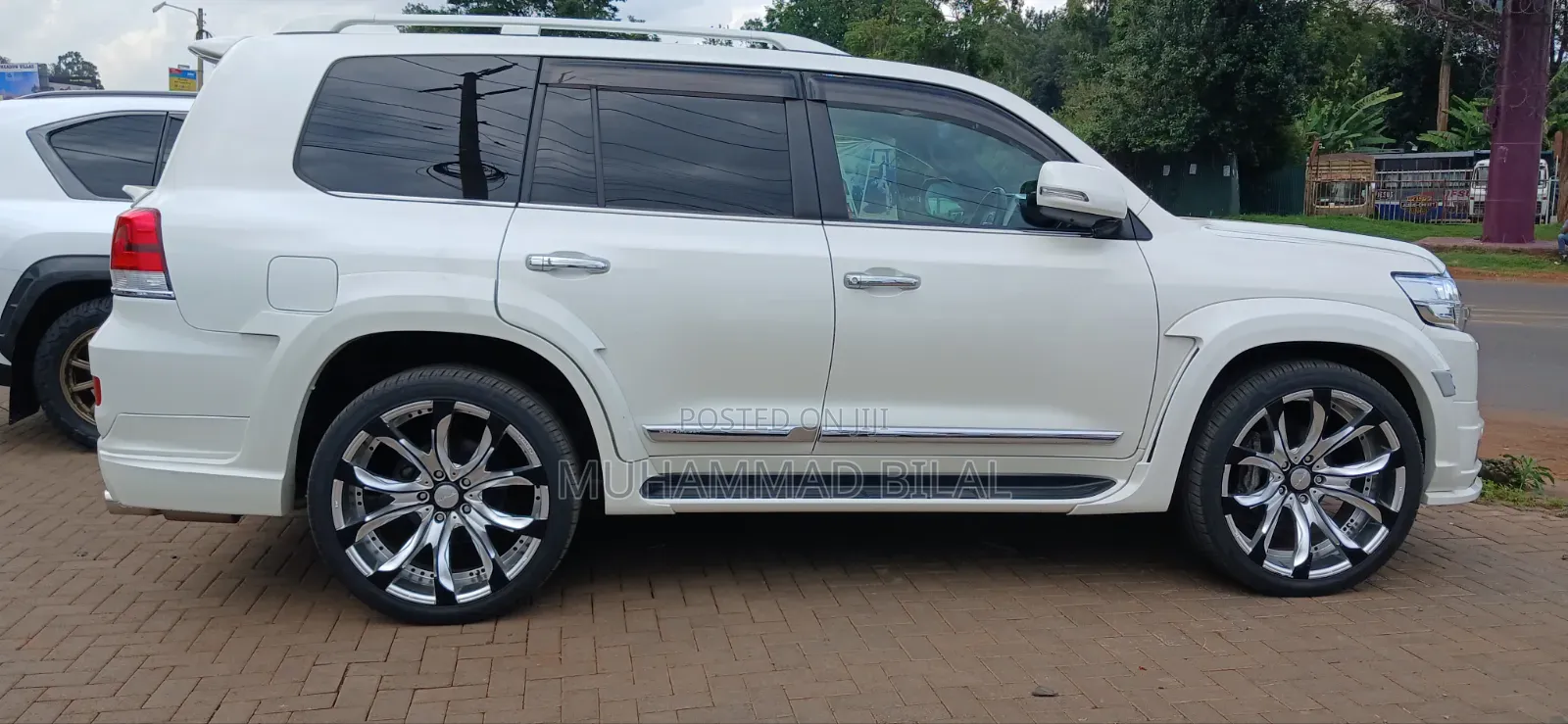 Toyota Land Cruiser 4.6 V8 ZX 2020 White