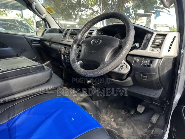 Toyota HiAce 2007 Grey - thumbnail 4