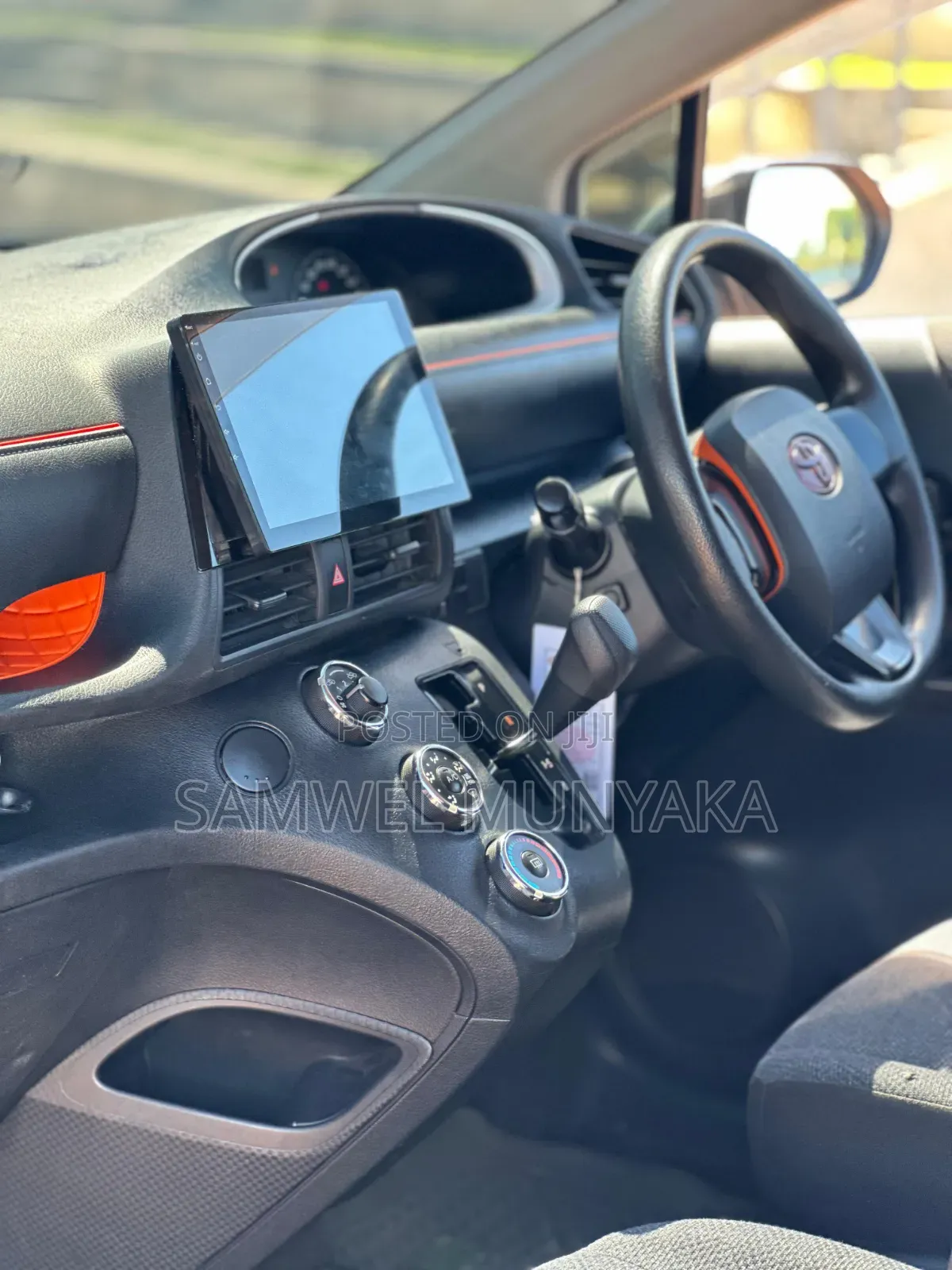 Toyota Sienta 1.5 FWD 2017 Pearl