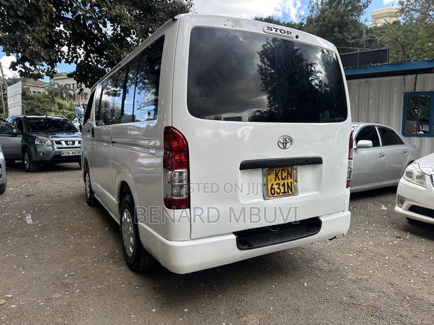 Toyota HiAce 2011 White - thumbnail 3
